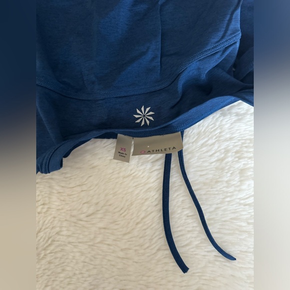 Beautiful top 💙 - Picture 5 of 13